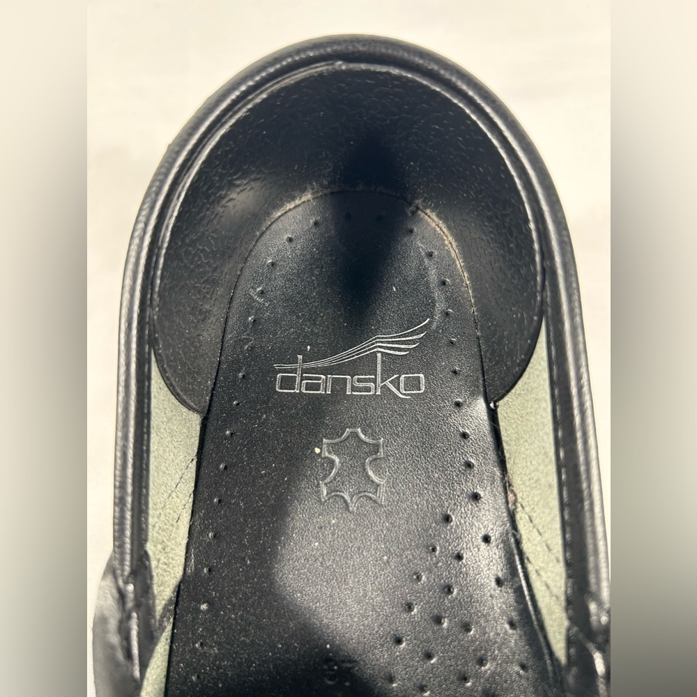 Dansko Professional Patent Leather Clogs Womens Slip On Closed Toe Sz 6.5-7 - Picture 3 of 12
